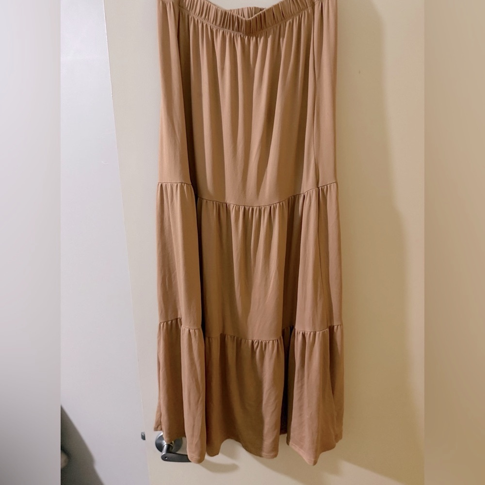 Heart Hips Tiered Maxi Skirt peach size medium - Picture 8 of 8